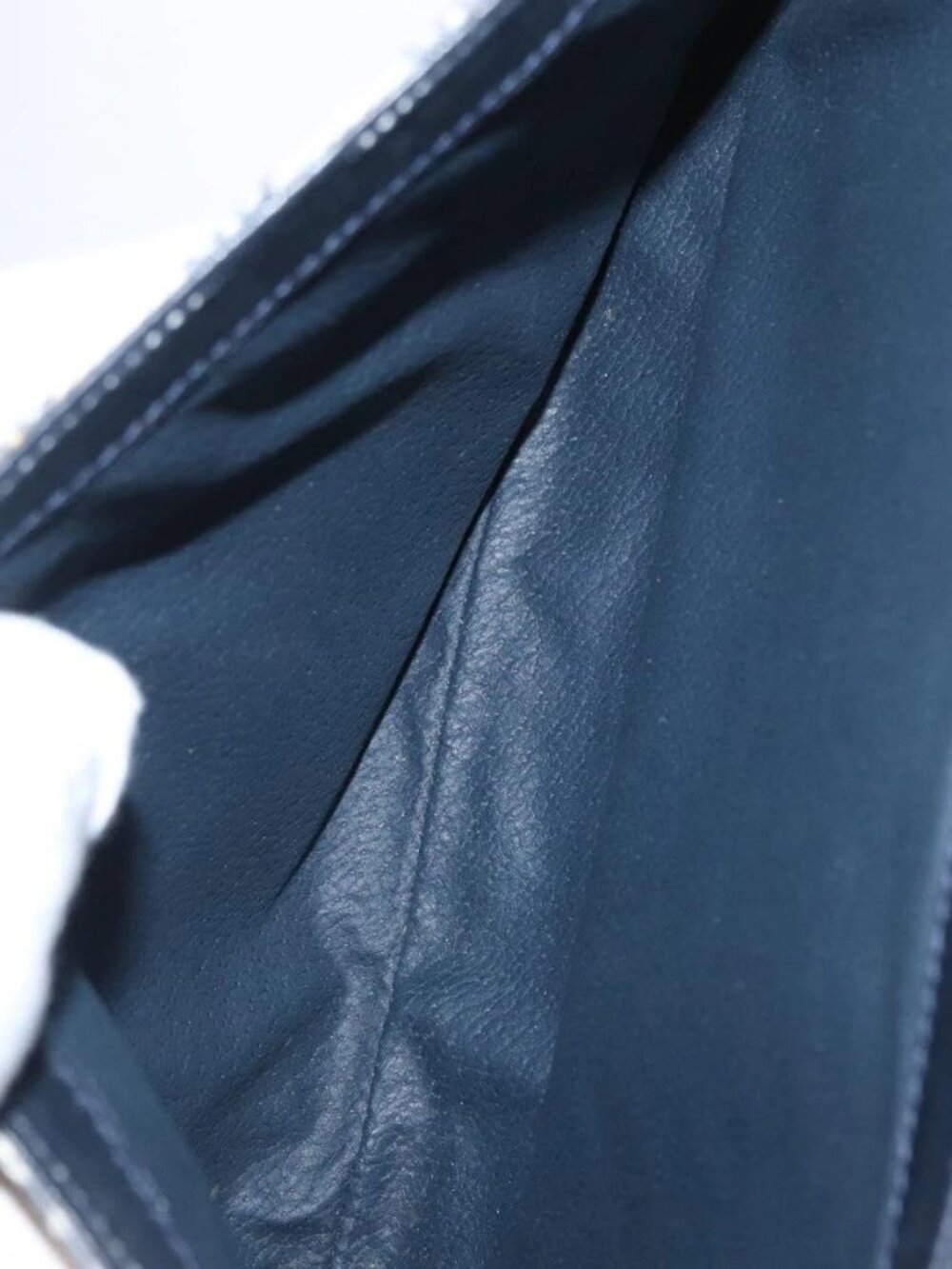 GUCCI GG Supreme Shoulder Bag PVC Navy Gold - Picture 12 of 16